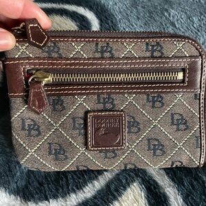 Vintage Dooney& Bourke wristlet